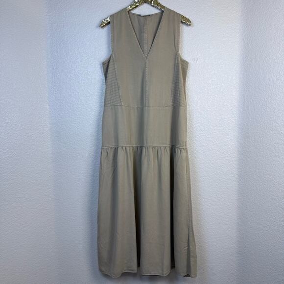 Everlane • The Tencel V-Neck Dress - Picture 1 of 13